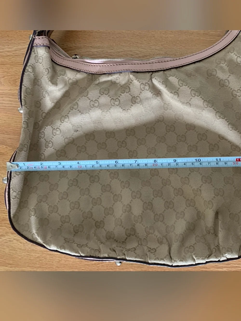 GUCCI/Ebony GG Canvas Interlocking G Medium Hobo Bag. - Picture 13 of 16